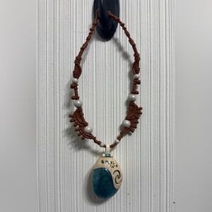 Disney Moana Magical Light Up Seashell Necklace Heart Of Pendant Toy UNTESTED
